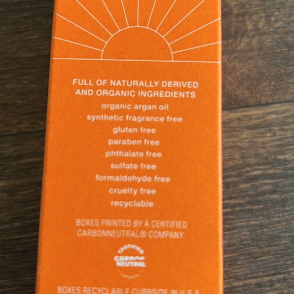 Josie Maran Get Even Sun Milk - Picture 3 of 4